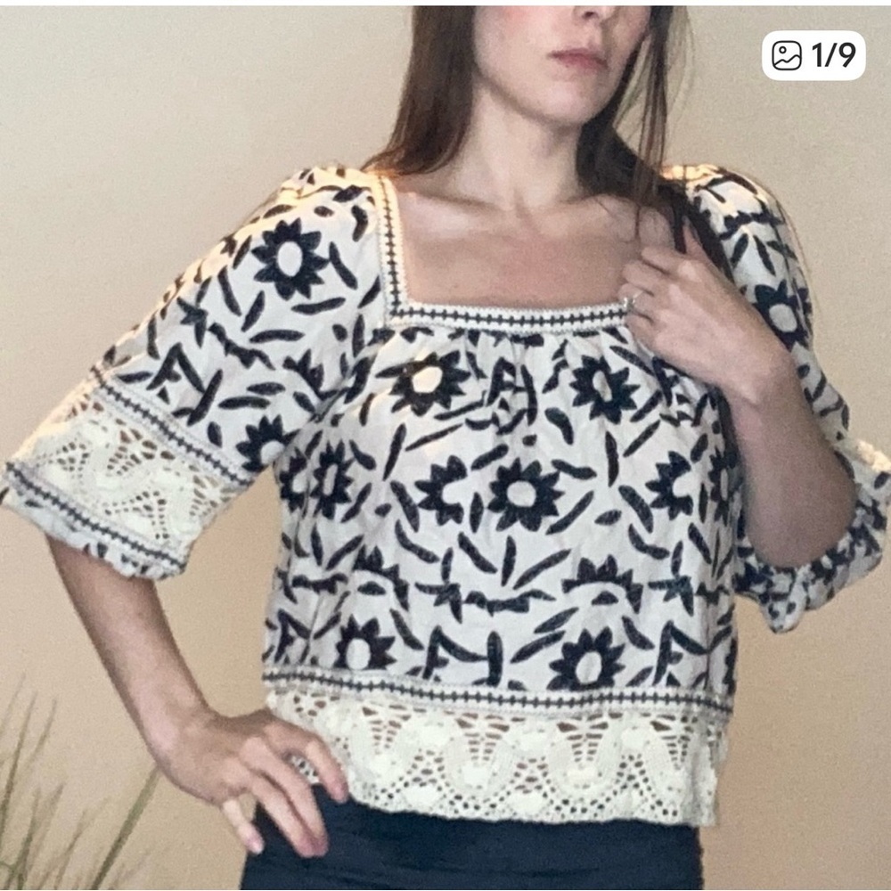 Christian Siriano Black and Cream Floral Blouse Crochet